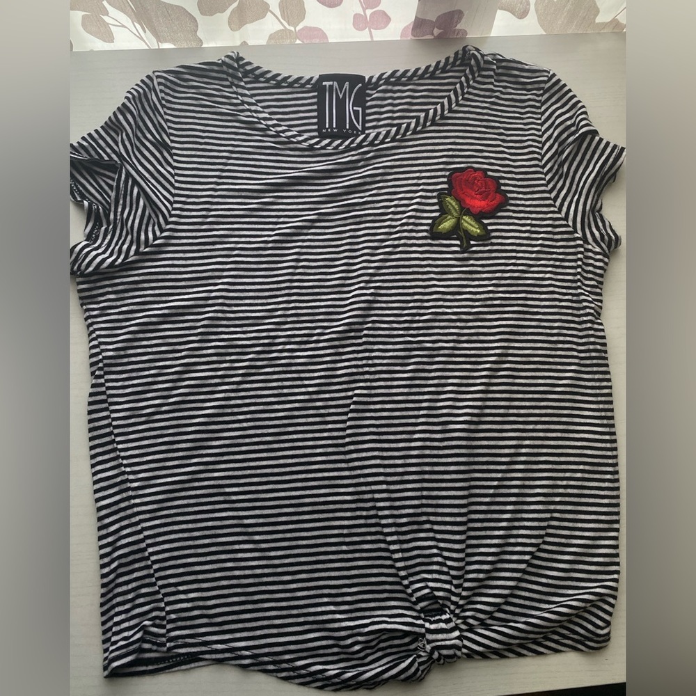 TMG NEW YORK Black & White Tie Front Size Small
